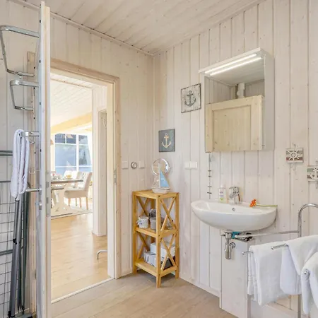 2 Bedroom Lovely In